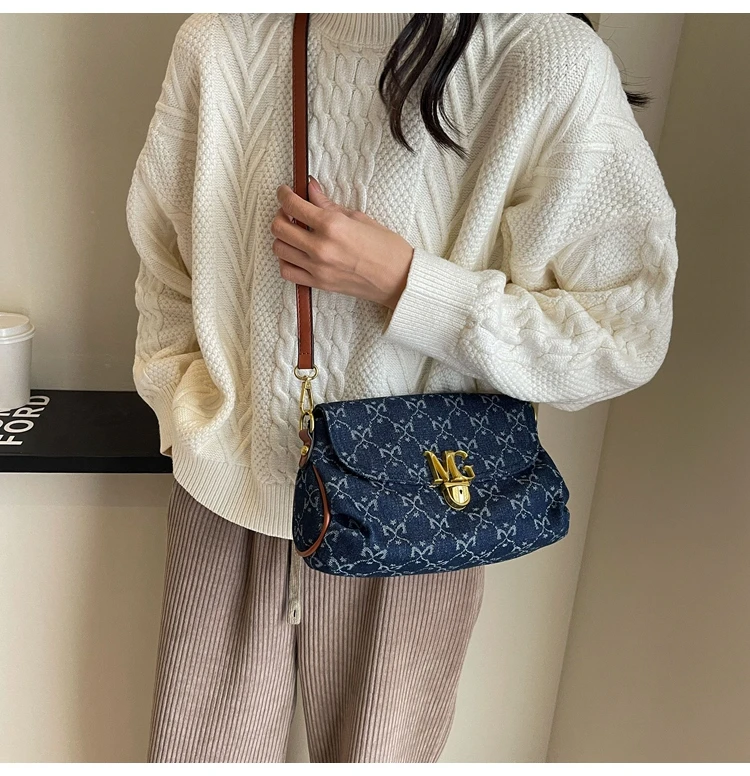 

Famous Designer Ladies Handbag in Premium Leather - Women's Tote Bag with Adjustable Strap, Elegant Design