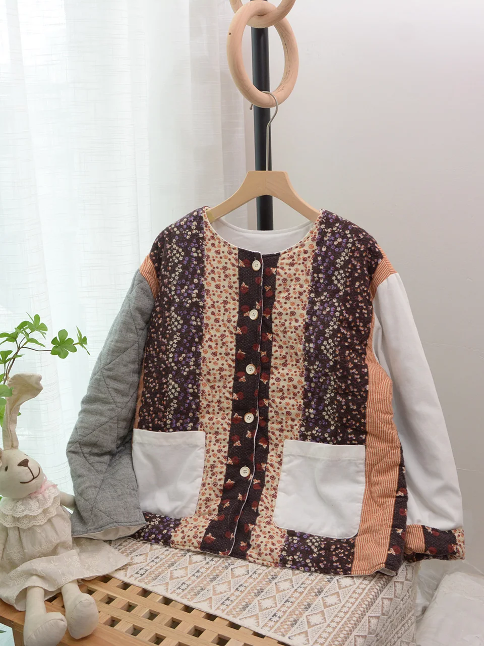 

Женское хлопковое пальто двустороннее, на одной пуговице, асимметричное, с цветочным пэчворком, свободного кроя, стандартное, утепленное...