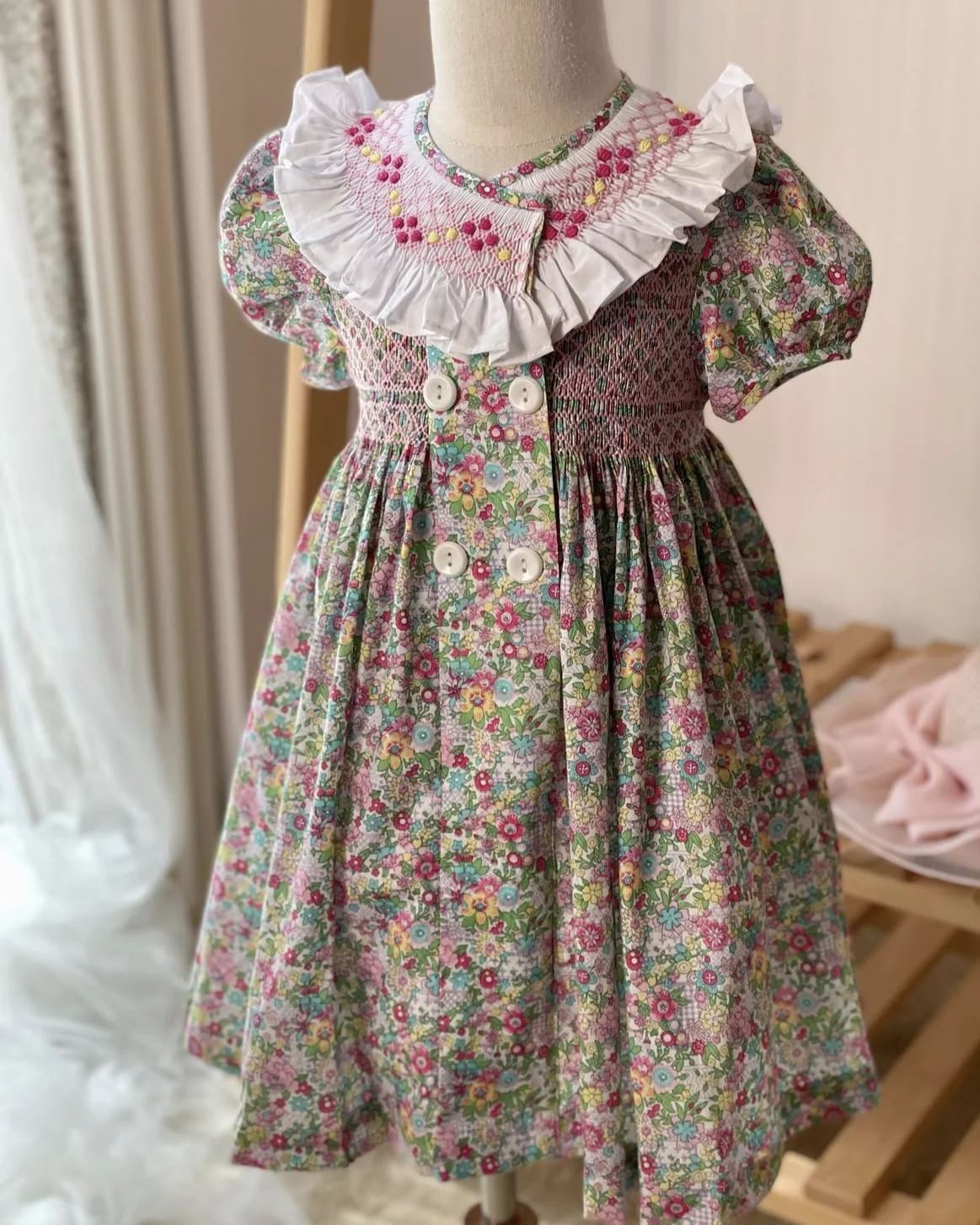 

2025 Baby Girl Summer Pink Flower Handmade Embroidery Smocked Floral Dress for Christmas Eid Birthday Party Casual A37