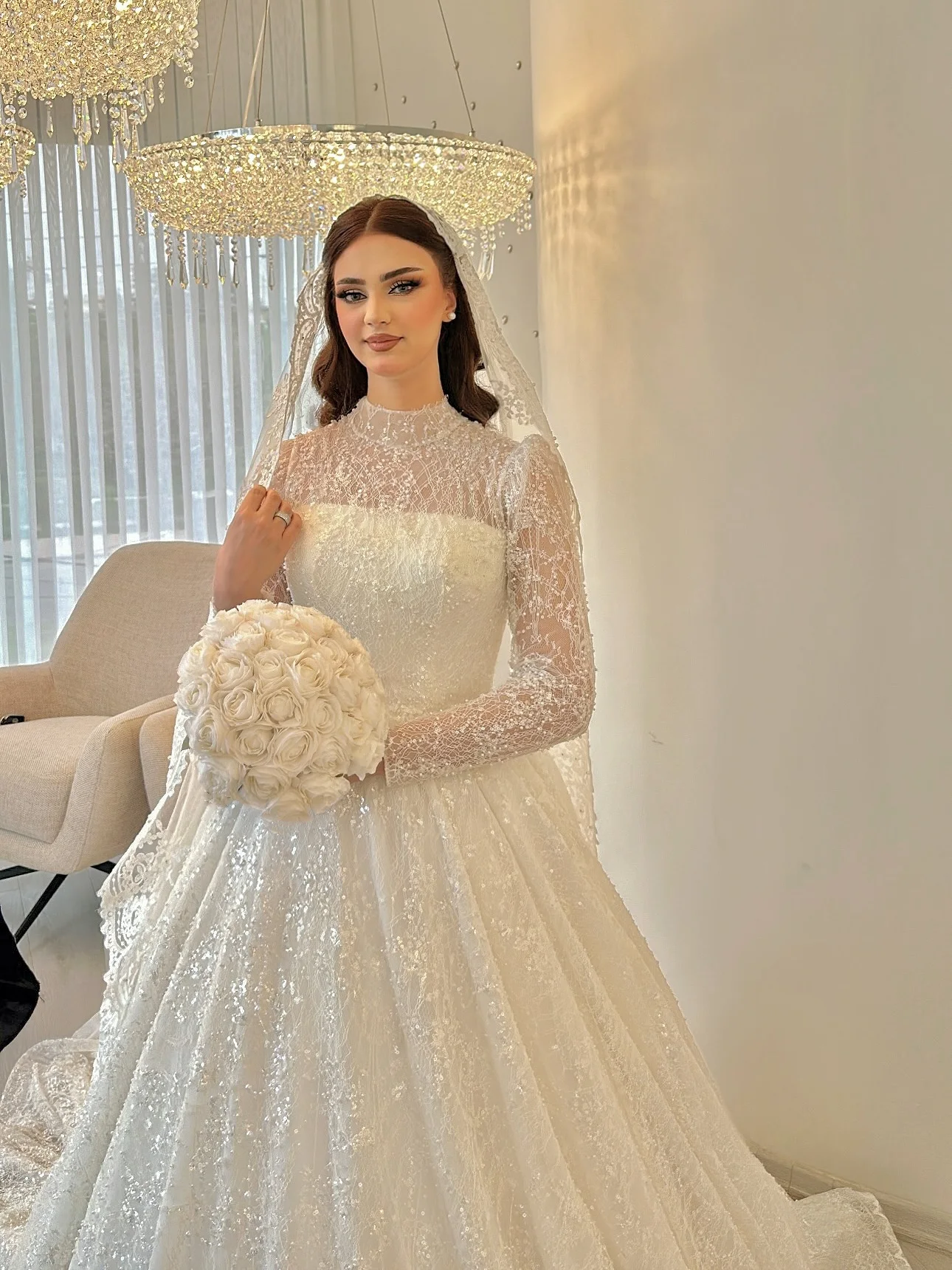 Customized Elegant O- Collar Shining Ball Dress Phantom Lace Long Sleeve A-line Princess Wedding Dress Luxury Bride Dress
