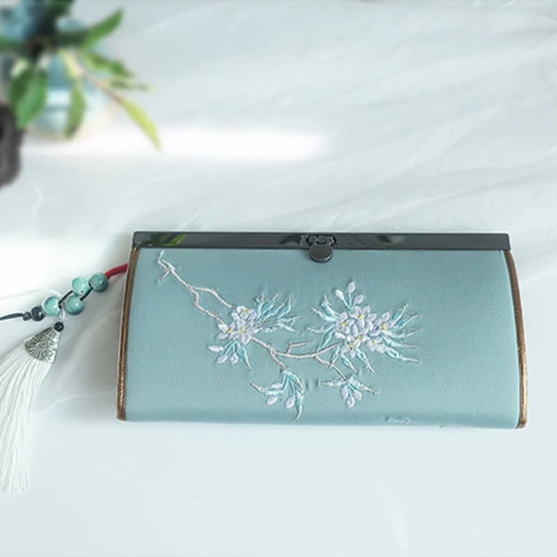 New Ladies Retro Wallet Embroidered Flowers Women Mobile Phone Card Holder Fashion Street Casual Female Tassel Clutch Bag