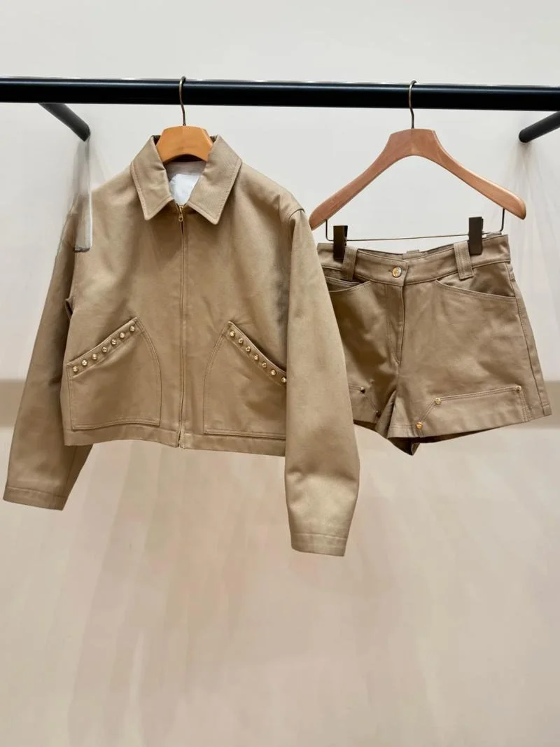 

Spring 2025 HEIDD M Home Rivet Decorated Motorcycle Zipper Set Jaet orts Faionable Workwear Polyester Fiber Long Sve