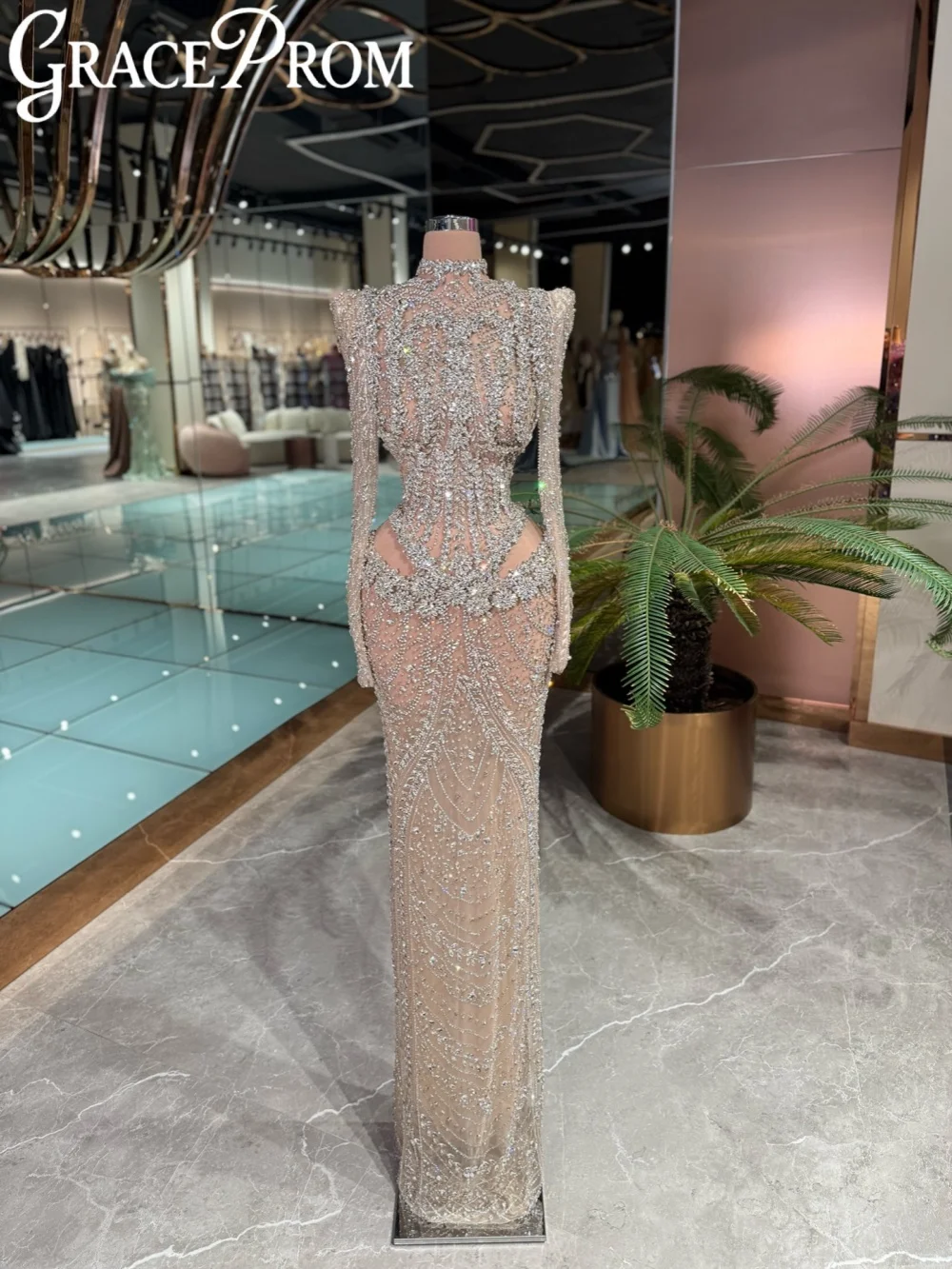 

Stunning Silver Crystal Evening Dress Modern Elegant High Collar Wedding Party Gowns Customized Graceful Banquet Gowns