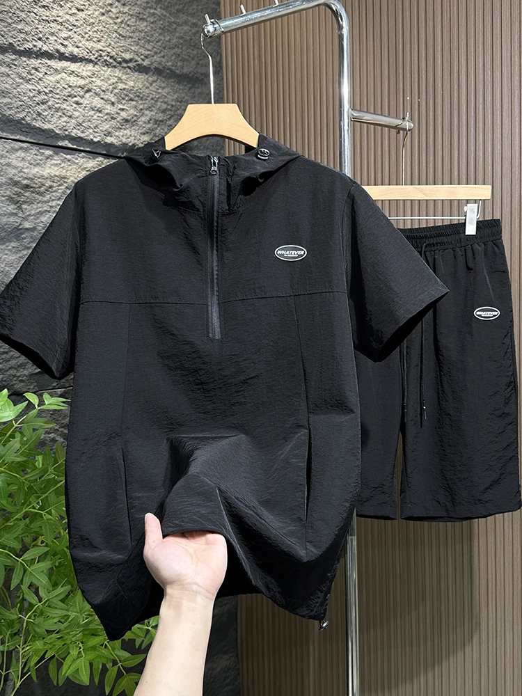 

Комплект спортивной одежды большого размера с кепкой или футболкой и шортами для мужчин больших размеров: удобный, дышащий, из полиэстера