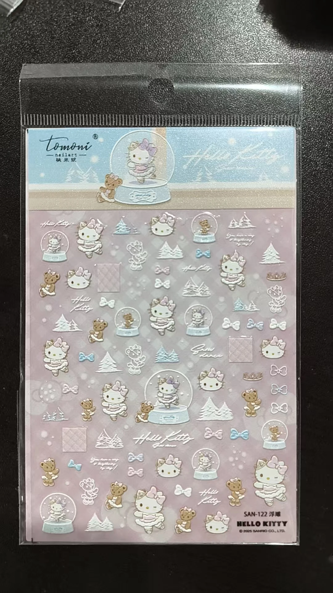 1 Stück 5D Geprägte Hello Kitty Nagelaufkleber Sanrio HelloKitty Nagelzubehör Kitty Katze Modedesign Niedliche Katzen-Nagelteile – Detail 1