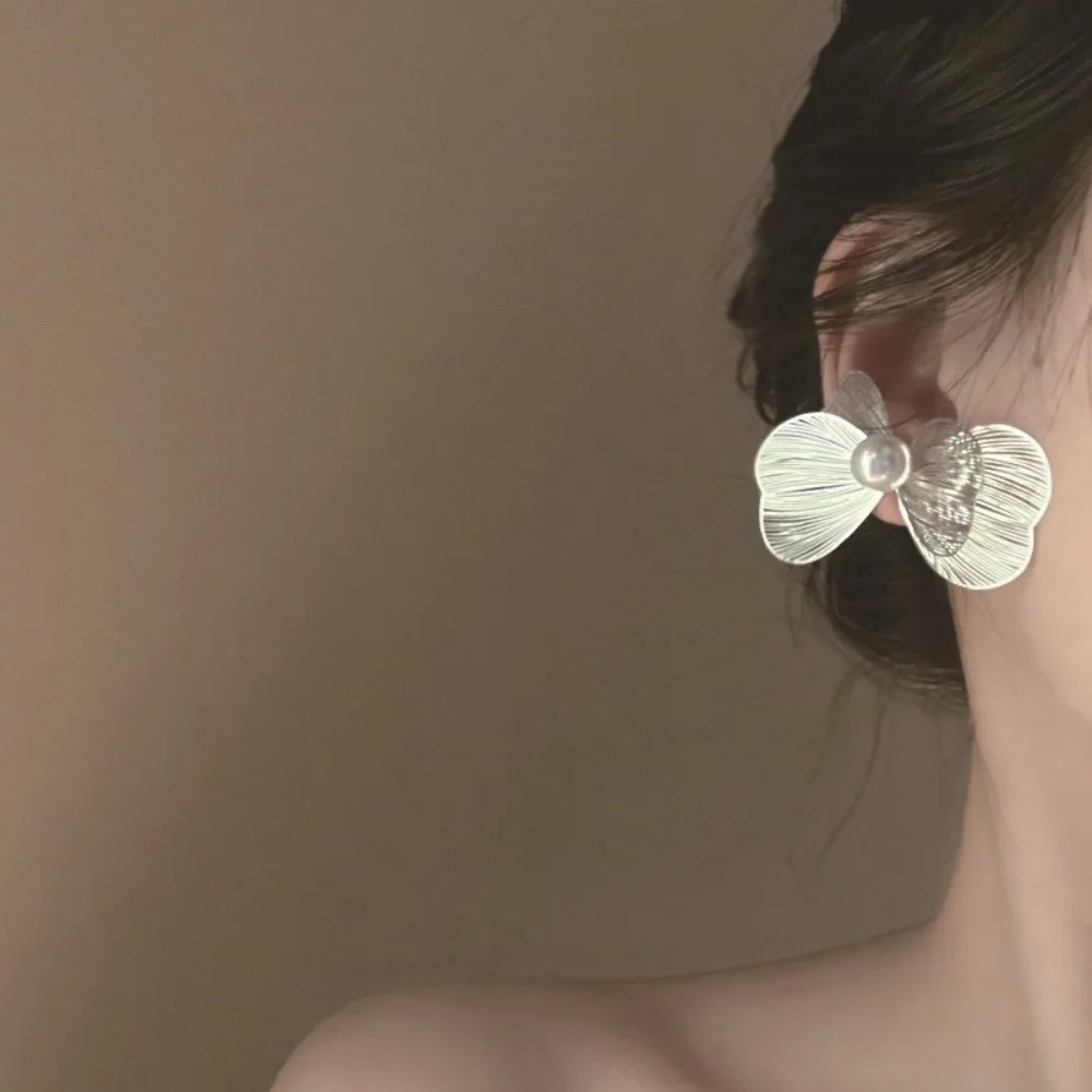Big Exaggerated White Color Flower Stud Earrings for Women Girl French Ins Imitation Pearl Korean Wedding Romantic Jewelry Gifts