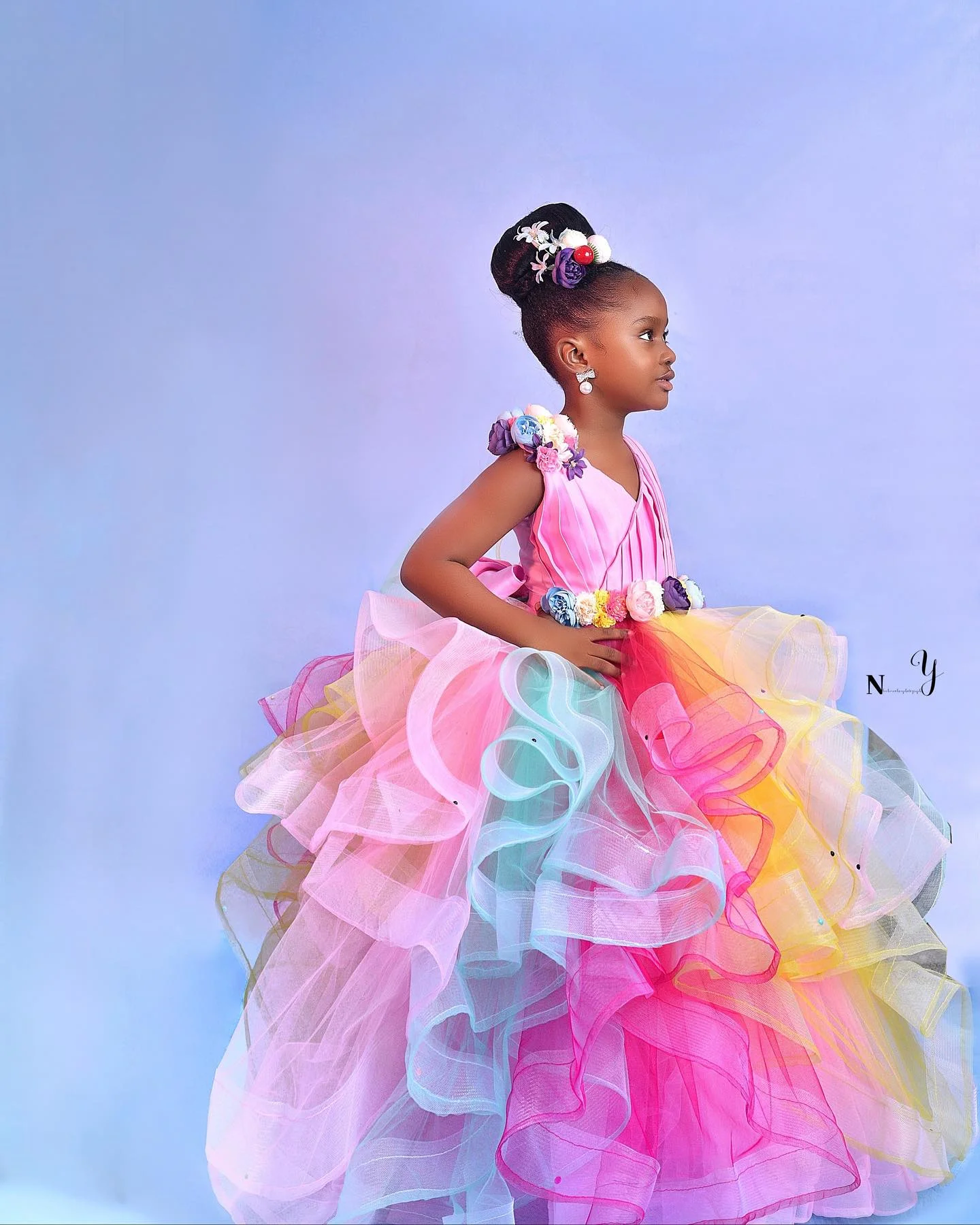 Glamorous Ball Gown Pageant Dresses Puffy Rainbow Ruffles Kids Birthday Gowns Flowers Sleeveless Children Photography Dresses