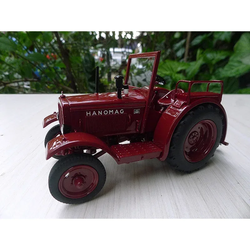 Rare Farm Vehicle 1:32 Scale Hanomag R 40 Resin Tractor Model Collection Ornament Souvenir Kids Adult Toys Holiday Gift