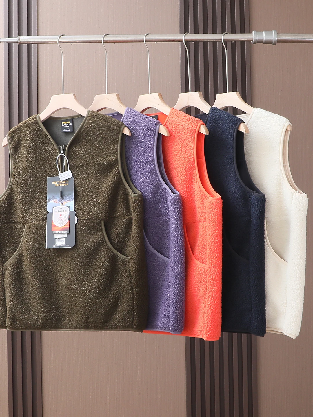 

Уличный повседневный жилет из флиса, удобный, приятный для кожи, с застежкой-молнией, разноцветный, для мужчин и женщин, модный городской стиль, приталенный крой, круглый вырез.