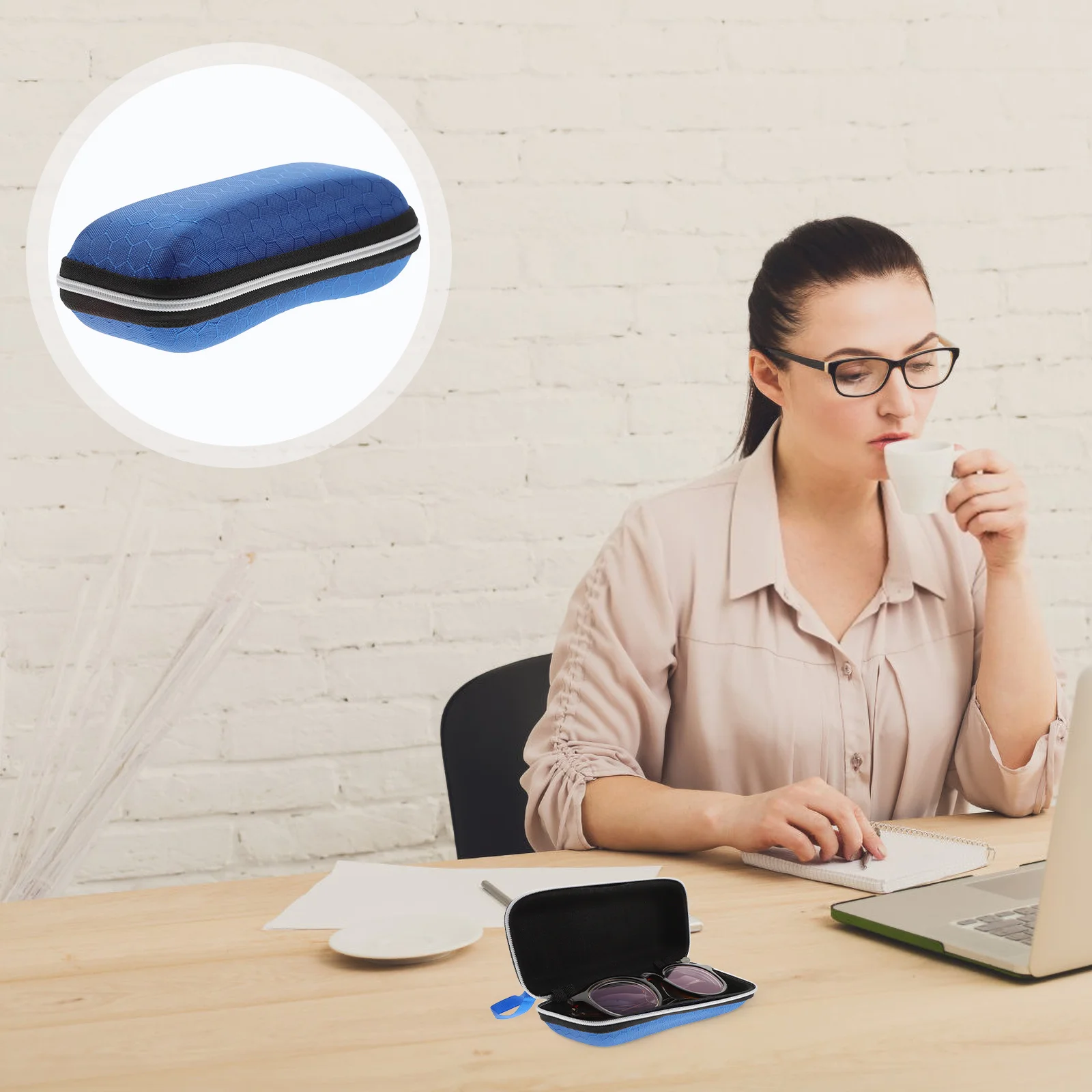 

1Pcs Eva Glasses Case Honeycomb Pattern Lightweight Hard Shell Eyeglass Case Zipper Closure Sunglasses Box Blue