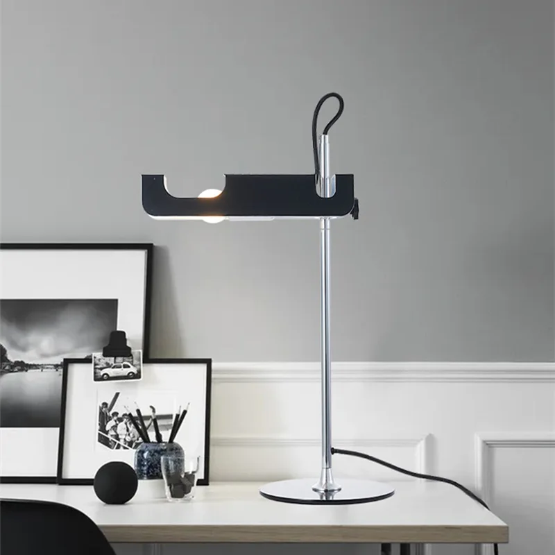 Lampka stołowa Oluce Spider Włochy Kreatywna regulowana lampa designerska do salonu Sypialnia gabinet Hotel Srebrna lampa podłogowa
