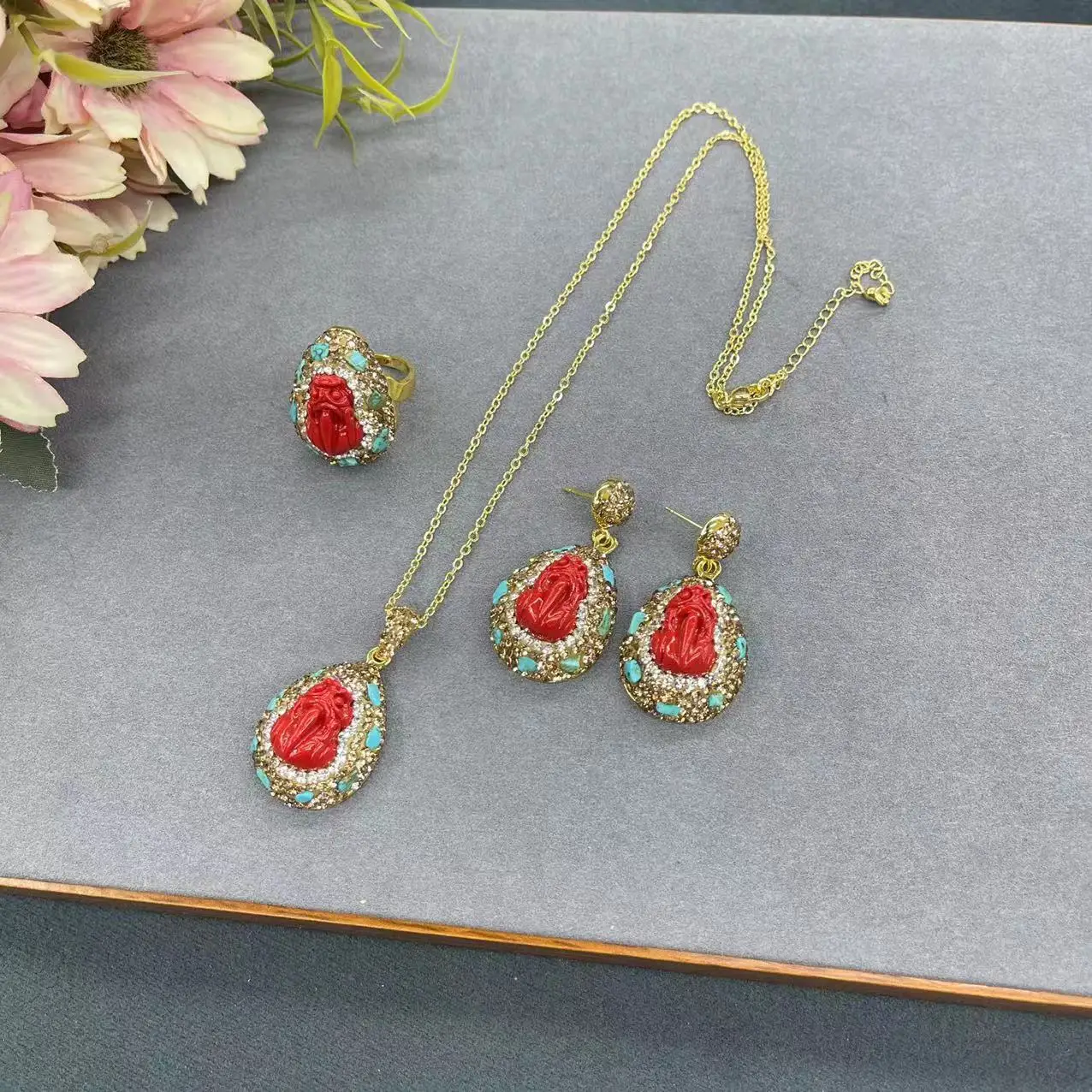 

Ore cinnabar inlaid turquoise three-piece set personalized original design Czech crystal pendant necklace earring ring supply