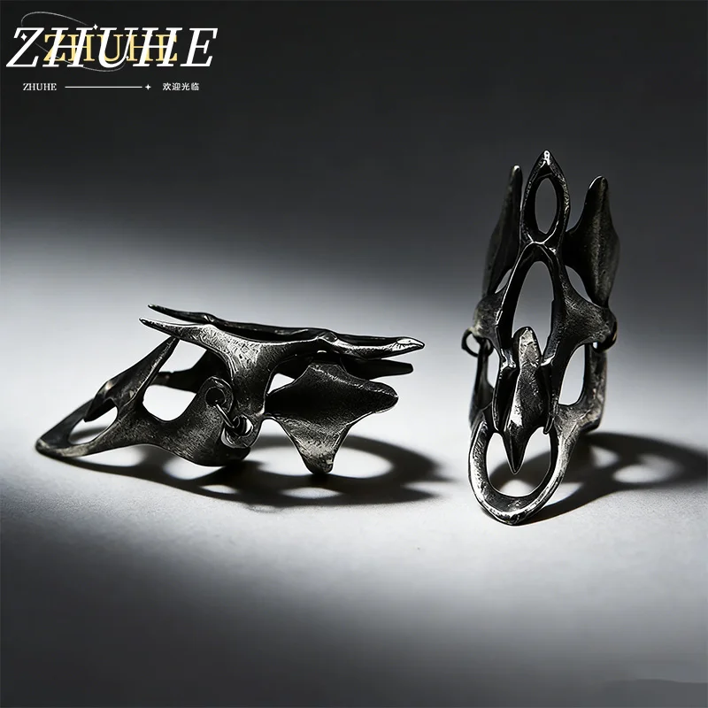 

Dark Academia Skeletal Ring, Unisex Copper Jewelry Accessories, Gothic Hollow Bone Shaped Finger Ring for Men and Women, Retro I