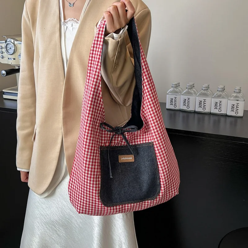 أزياء بسيطة المرأة حقيبة يد قماش منقوشة حقيبة كتف الإناث البرية أبيض وأسود تحقق حمل حقيبة الحرم الجامعي نمط طالب الكتب حقيبة