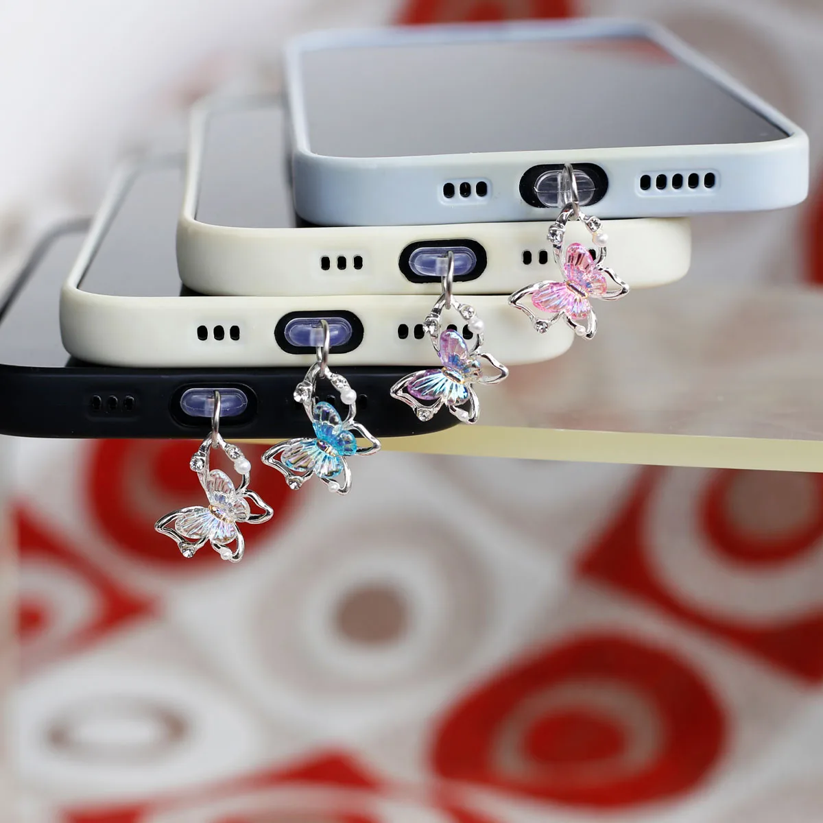 

Mobile Phone Dust Plug Pendant Beautiful Rhinestone Butterfly Decoration Accessories For Iphone Type-C Port Dust Plug Lanyard