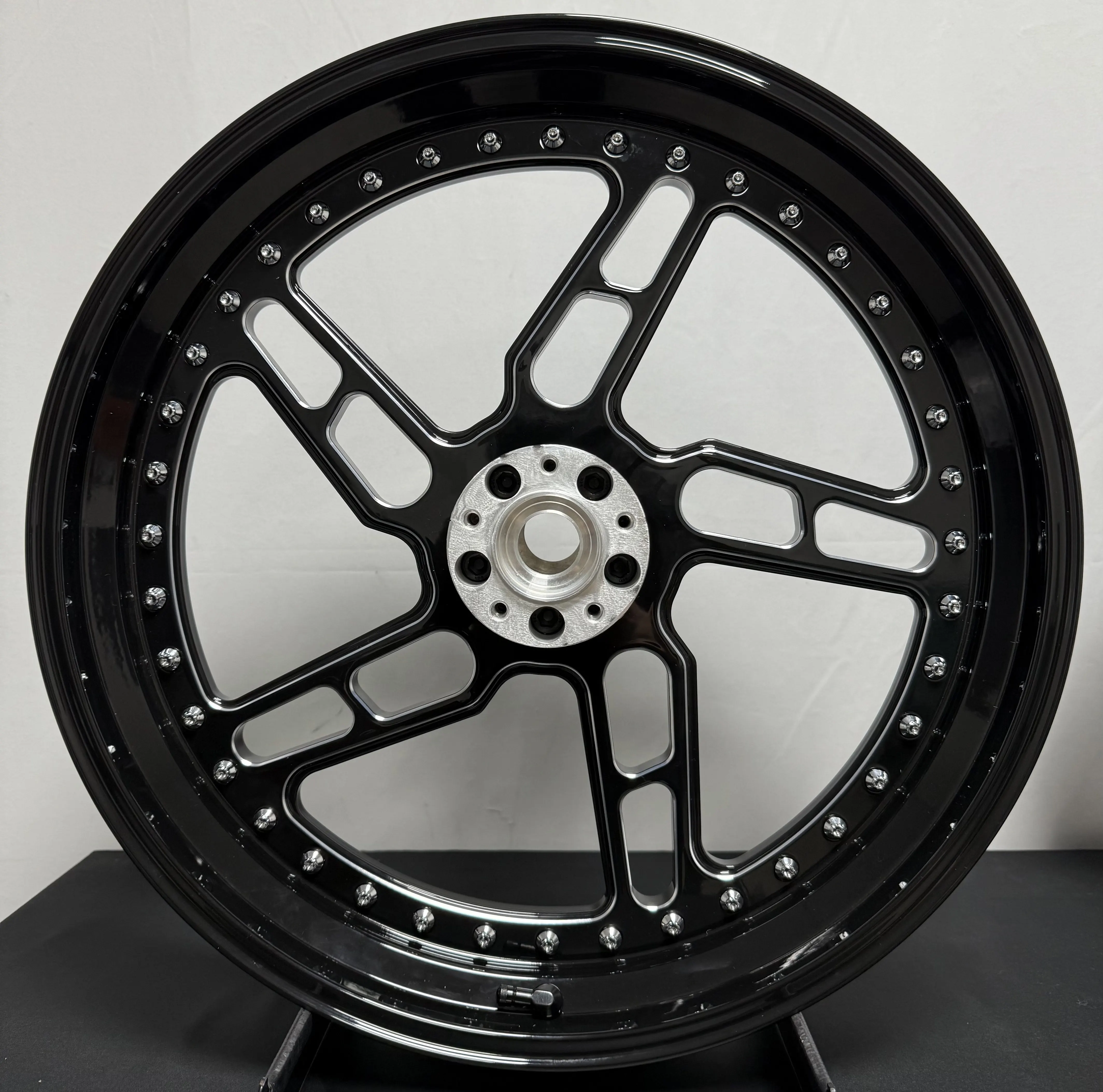 Suitable for Touring Softail Dyna 2000-2024 Forged Aluminum Alloy 6061 T6 Wheel Hubs - CNC Lightweight Wheels