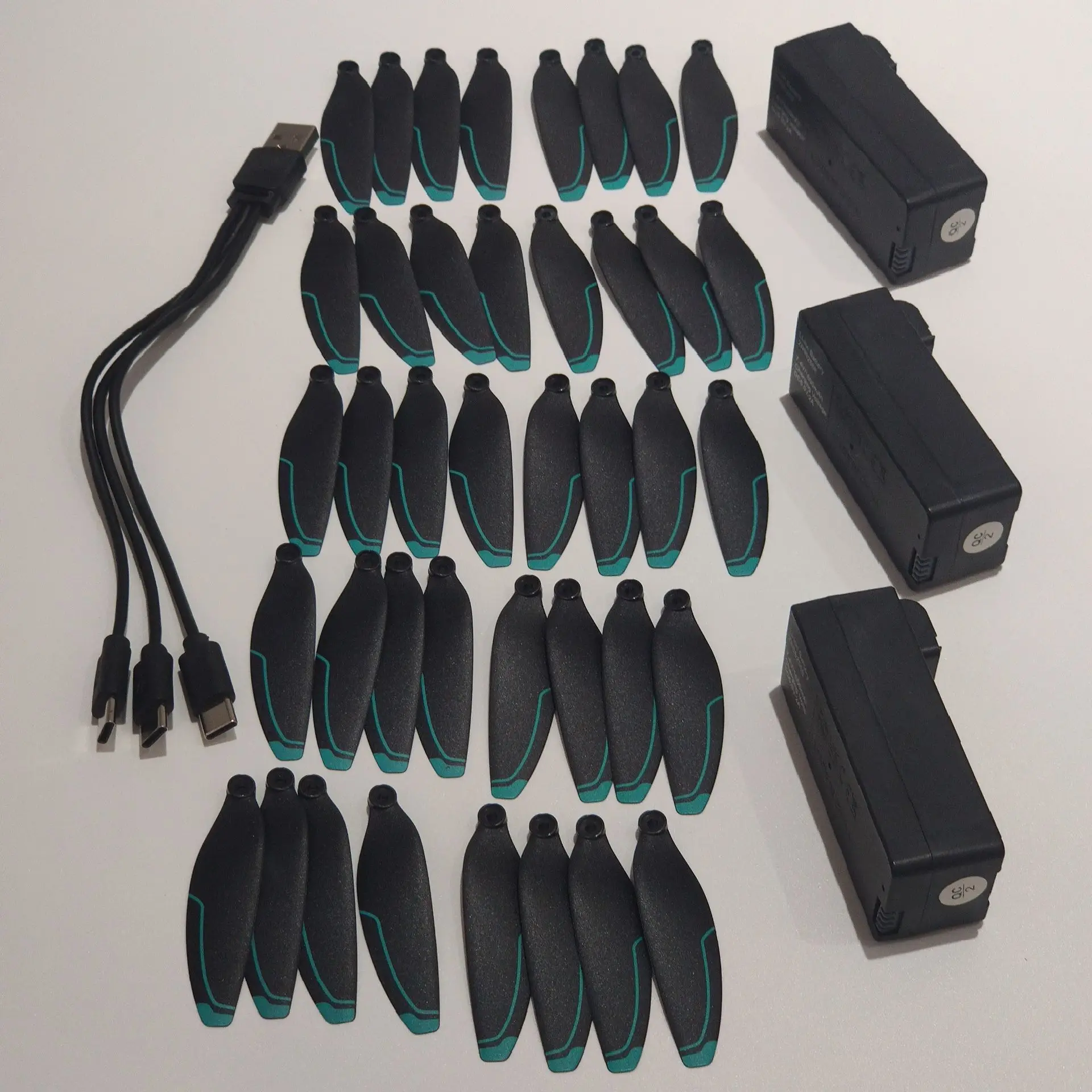 3in1 USB Charging Wire With 3PCS 7.4V 1600mAh Lithium Battery + 40PCS Propellers for S188 GPS Drone Original Blade Batteries Set