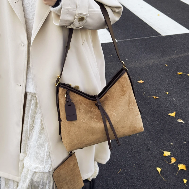 حقيبة يد نسائية أنيقة من الجلد الراقية حقيبة كتف يومية فاخرة بمظهر كروس