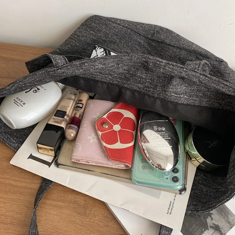 حقيبة يد ديزني ميكي ماوس القماشية للنساء حقيبة كتف ذات سعة كبيرة باللون الأسود للسفر والتسوق والمدرسة #6