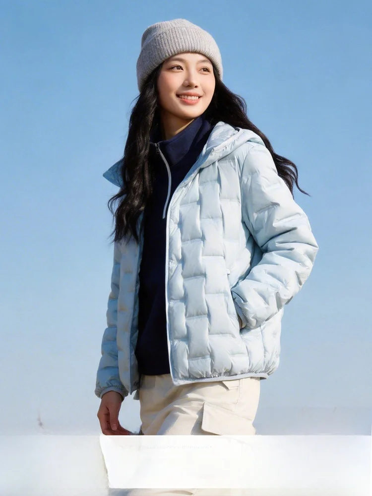 

Fashionable Short Women's down Jacket SNOW FLYING 2026 Summer New Style Lightweight Warm Comfortable Casual Duck down Coat