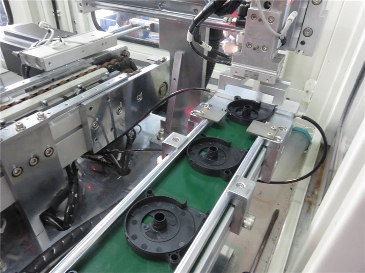 Macchina magnetica e magnetizzazione automatica per ventola