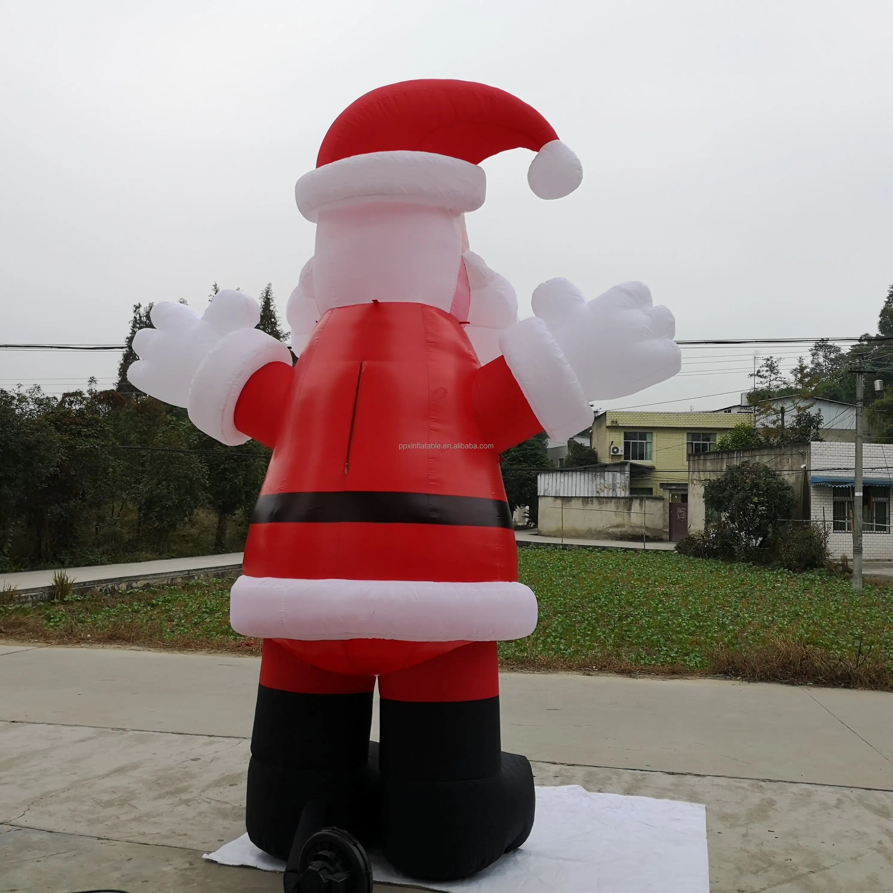 Customized Outdoor Christmas Inflatable Cartoon Giant Cartoon Santa Claus Decorative Inflatable Santa Claus