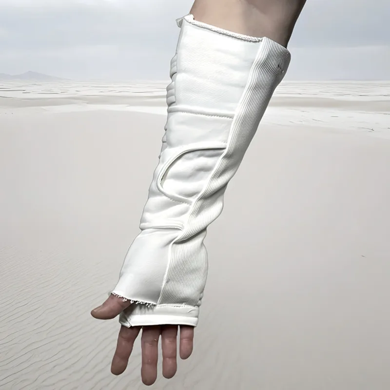 HKSH Waste Land Men Cotton Dark Craft Asymmetric Chic 3D Pocket Hollow Out Half Finger Sleeves Future Ins Gloves Techwear HK5877