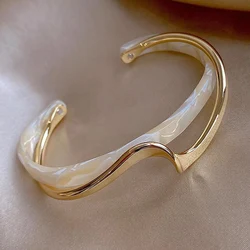 1PC Women's Fashion Light Luxury Gold Plated White Shell Twisted Cross Bracelet Date Travel Banquet Party Holiday Dressing Gift