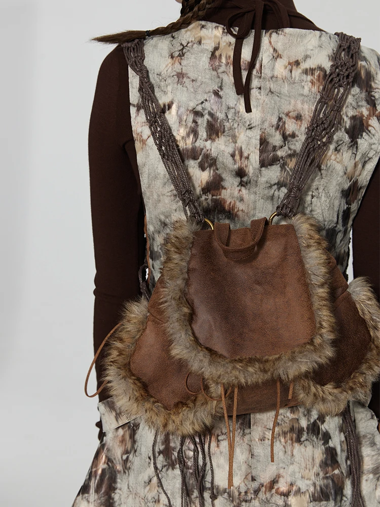 

American Retro Plush Backpack For Women 2026 Autumn And Winter Original High-end Texture Personalized Fashion Backpack Trendy