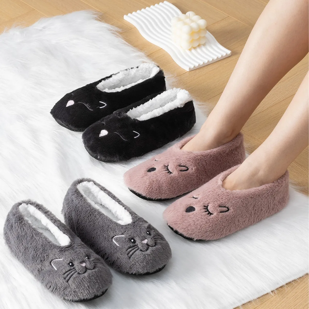 Women Warm Slipper Home Plush Soft Fluffy Animal Pattern Cat Embroidery Cute Funny Thicken Non-slip Home Floor Shoes