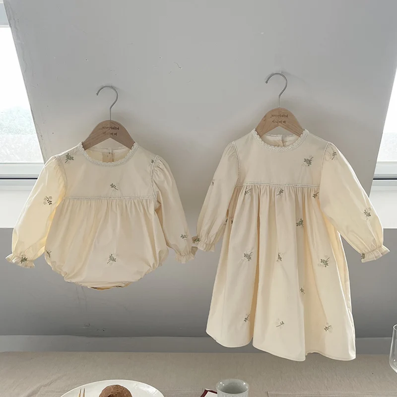 Family Sister Matching Dress Outfit Baby Girls Clothes Sisters Dress Embroidered Hollow Girl Dress Baby Romper Princess Dresses