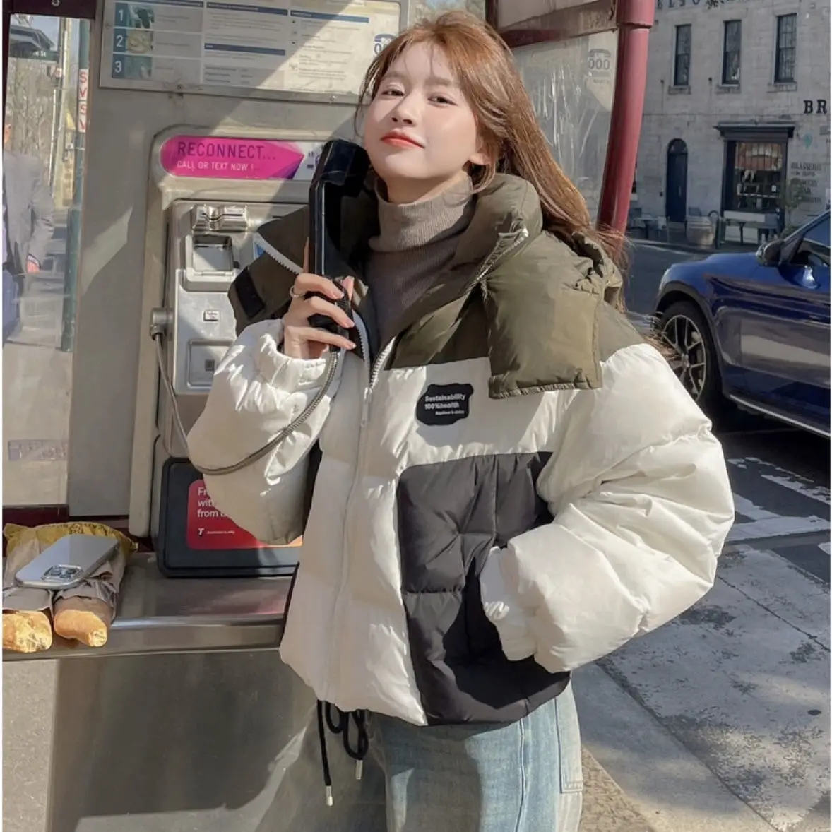 

Новые осенне-зимние пуховики с цветными блоками, женские легкие короткие свободные куртки с капюшоном и цветными блоками дизайна