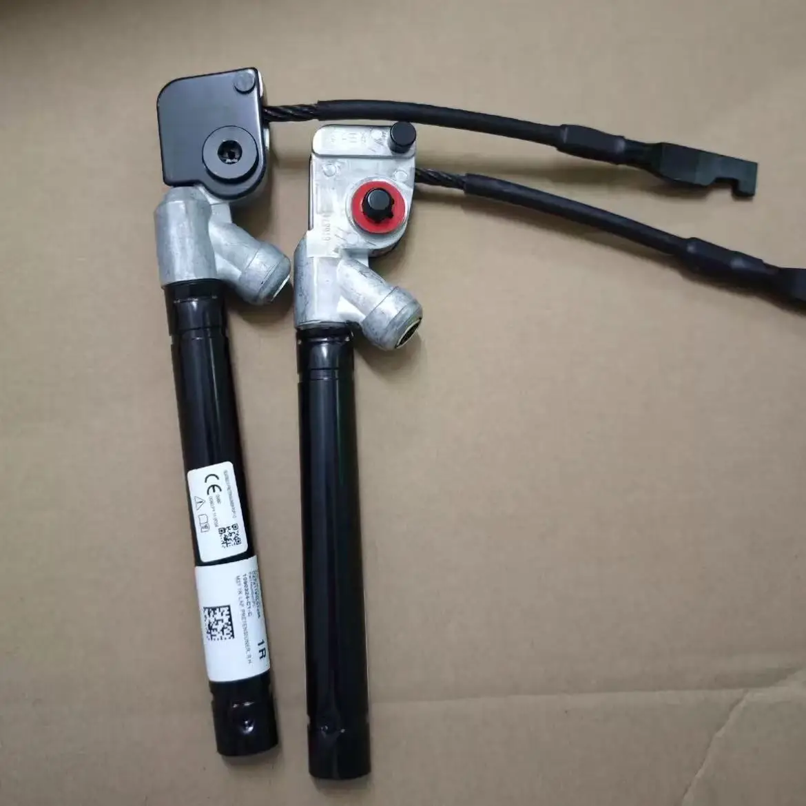 

Suitable for Tesla 2024 Model 3 Heights Seatbelt Warning Regulator