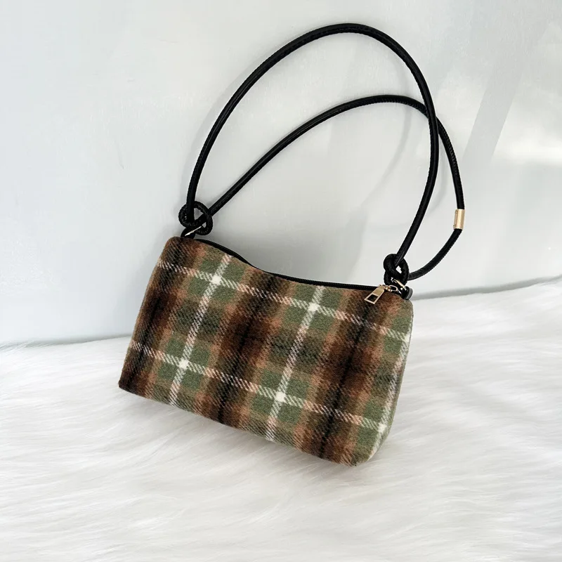 Luxurious Delicate Armpit Shoulder Bag Winter New Woolen Checks Bucket Shoulder Bag Fashion Designer Luxury Brand Shoulder Bag