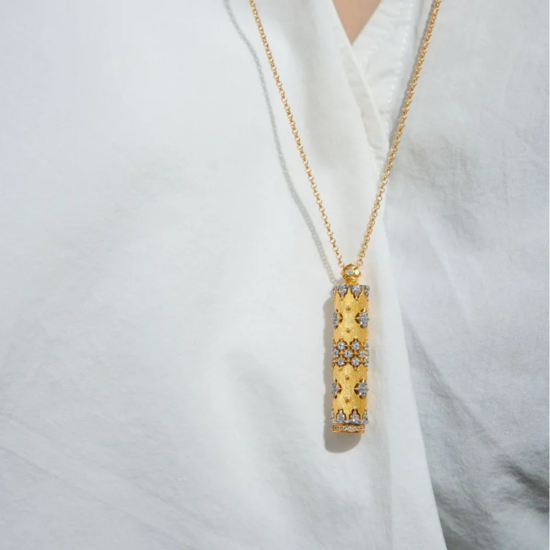 Copper Electroplated Gold Lucky Magic Wand Brushed Four-Leaf Flower Scepter Necklace for Women Fashionable Light Luxury Collarbo