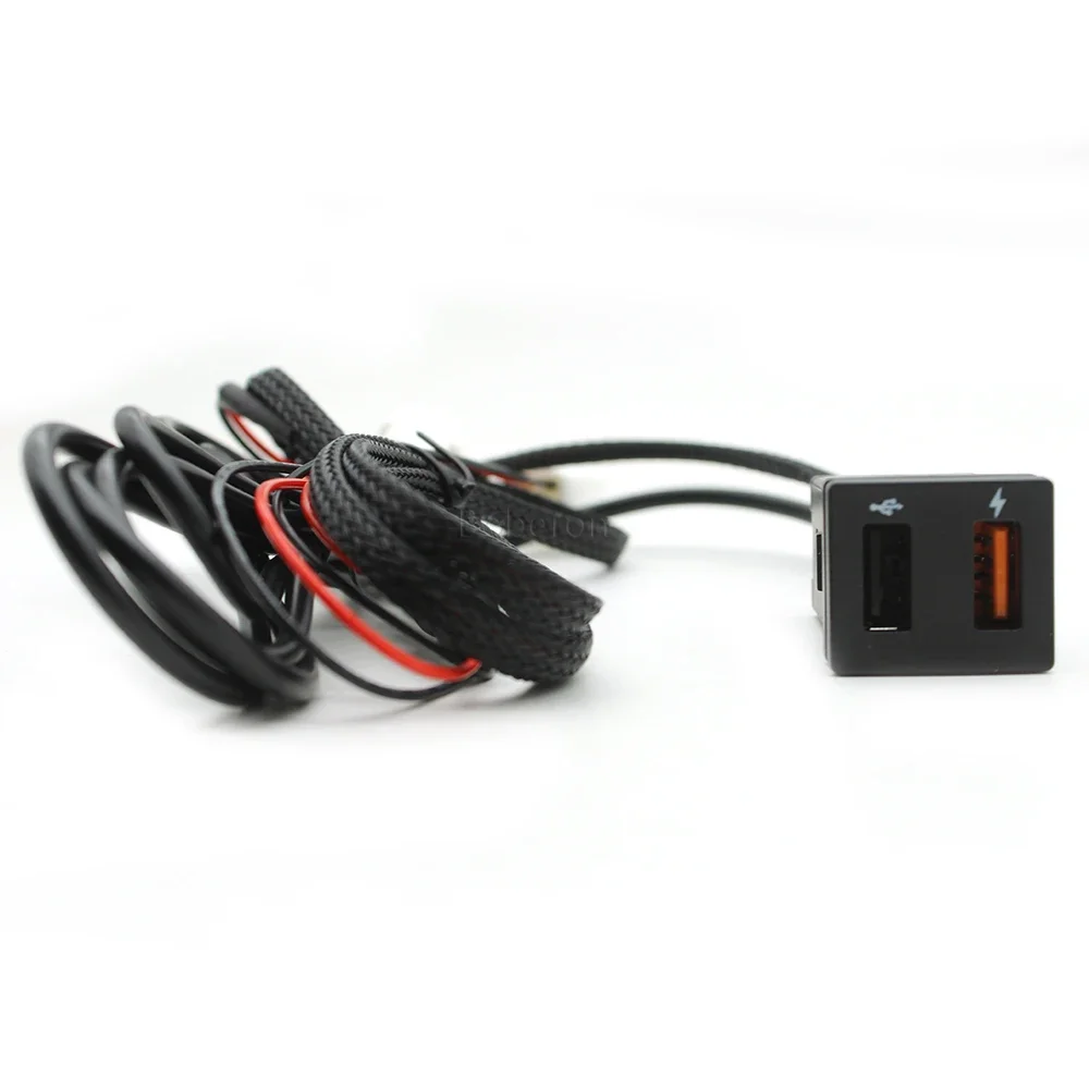 Retrofit Dual Car Charger USB QC3.0 Fast Charging USB Charge Socket For Toyota RAV4 2021 Urban Edition Frontlander