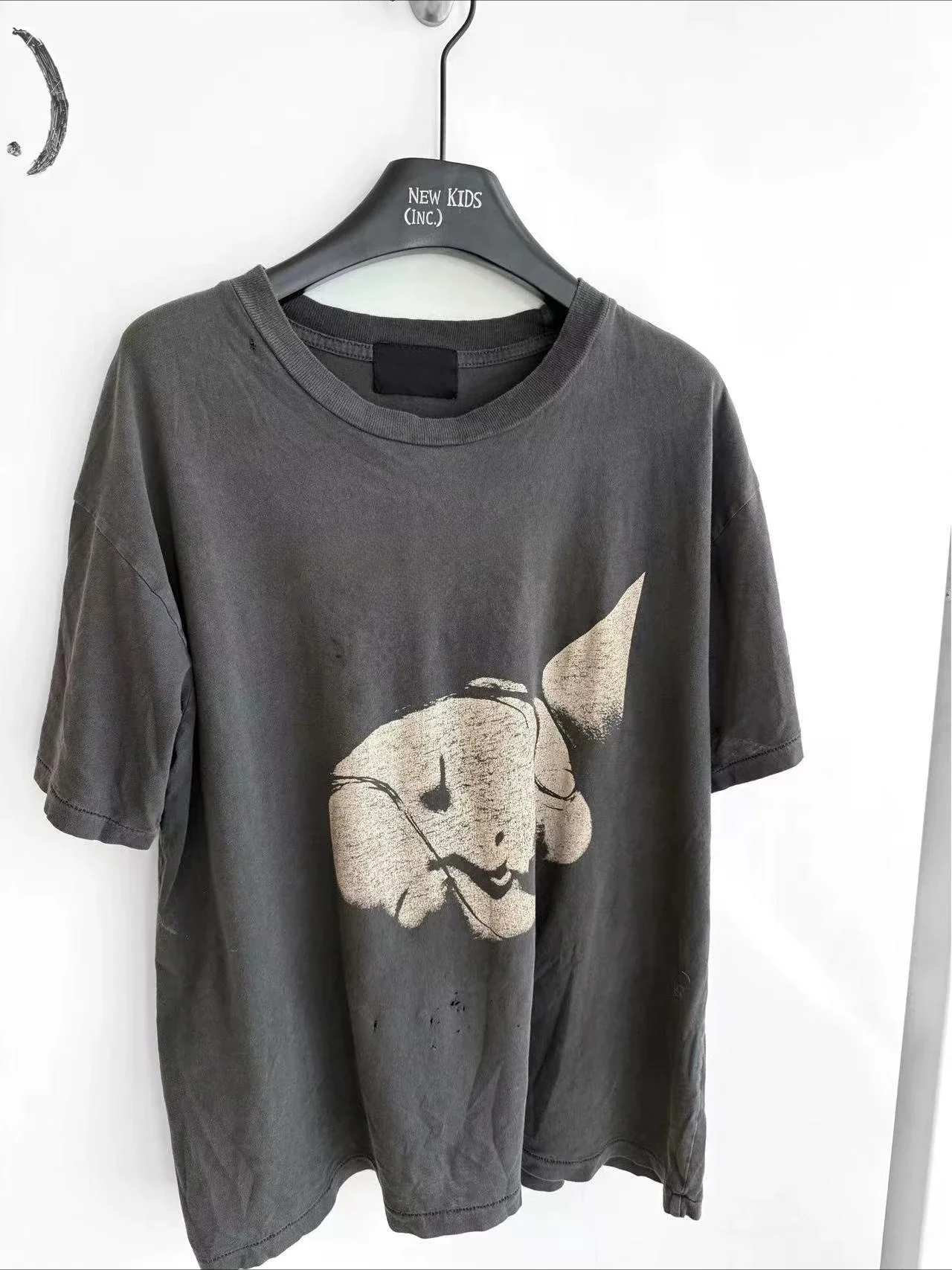 ER/D Sleeping Magic Sound Woman Portrait Sample Wash Destroy Short Sleeve Tee