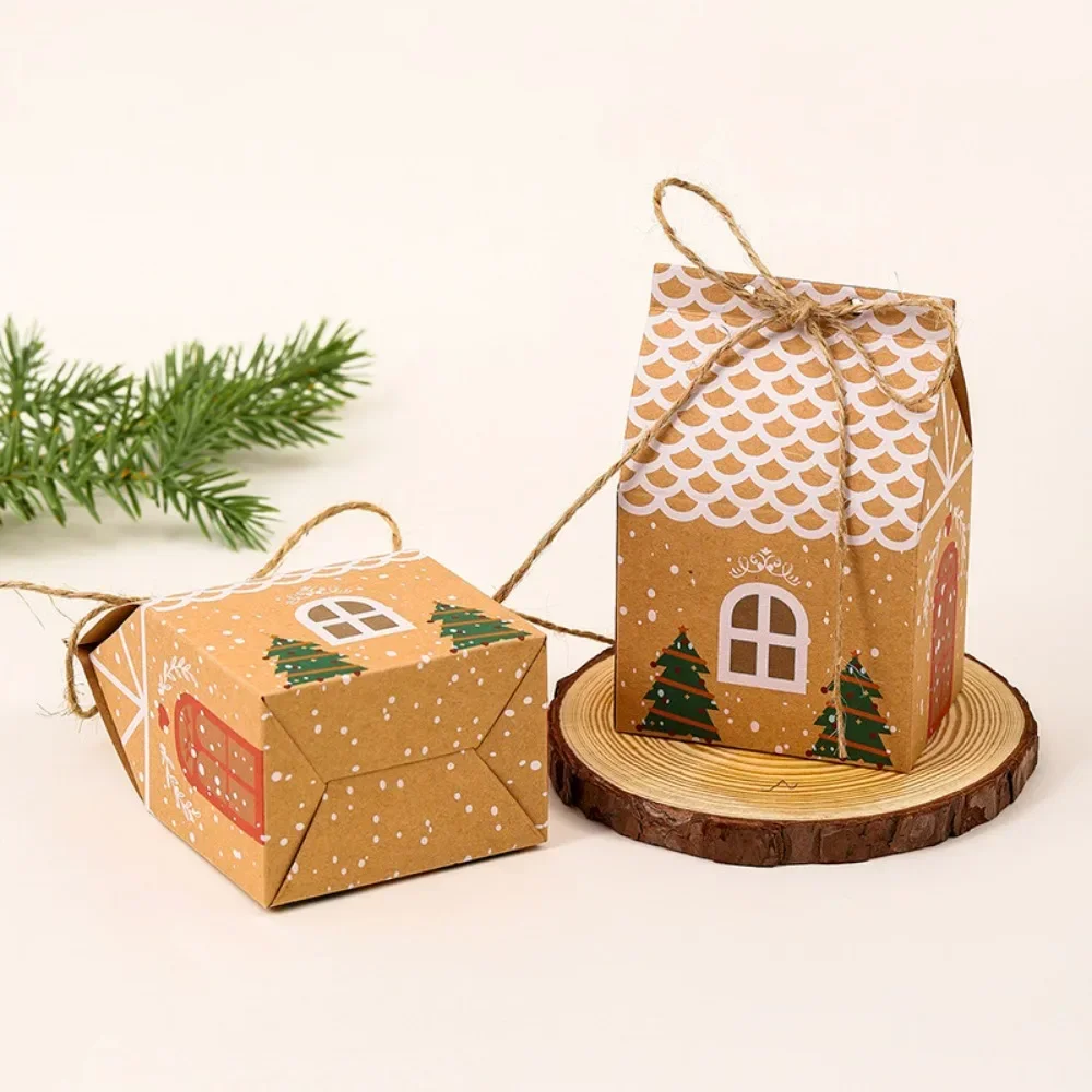 20pcs Christmas Candy Bags Kraft Paper House Shape with Ropes Boxs DIY Xmas Cookie Packaging Tree Pendant Party Decor Gift Bag