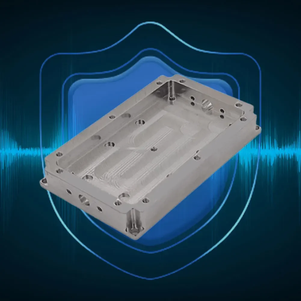 

Защитный корпус усилителя SMA-KFD46 для микроволновой защиты, обеспечивающий эффективную защиту сигнала и отвод тепла.