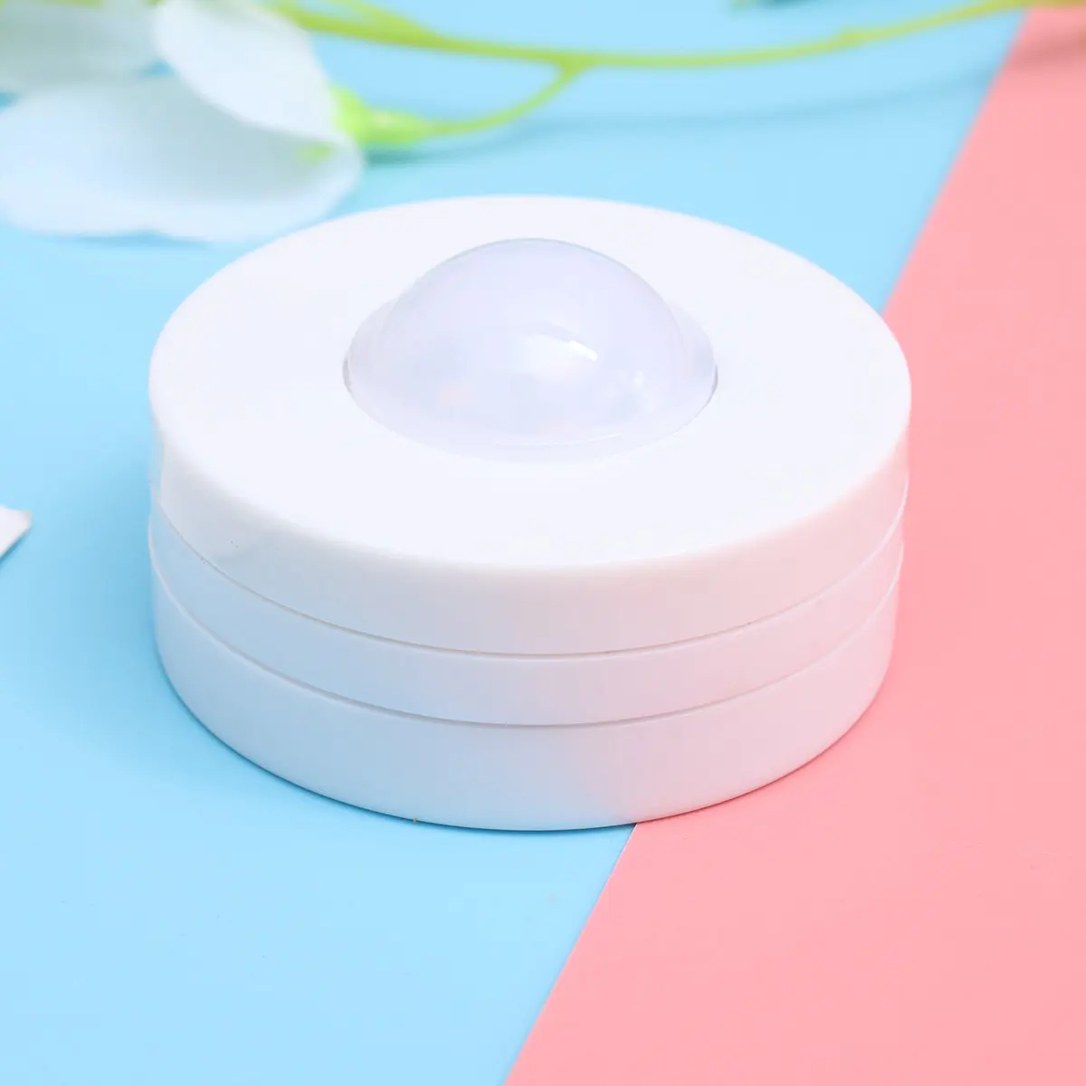 

4Pcs Wireless Remote Cabinet LED Lights Adjustable Brightness Touch Control Battery Operated Closet Kitchen Wardrobe Staircase