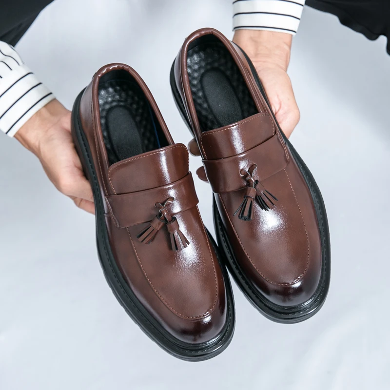 

Кожаная мужская обувь ручной работы, повседневные лоферы без шнуровки, дышащая кожаная обувь, мужские модные мокасины на плоской подошве, обувь больших размеров