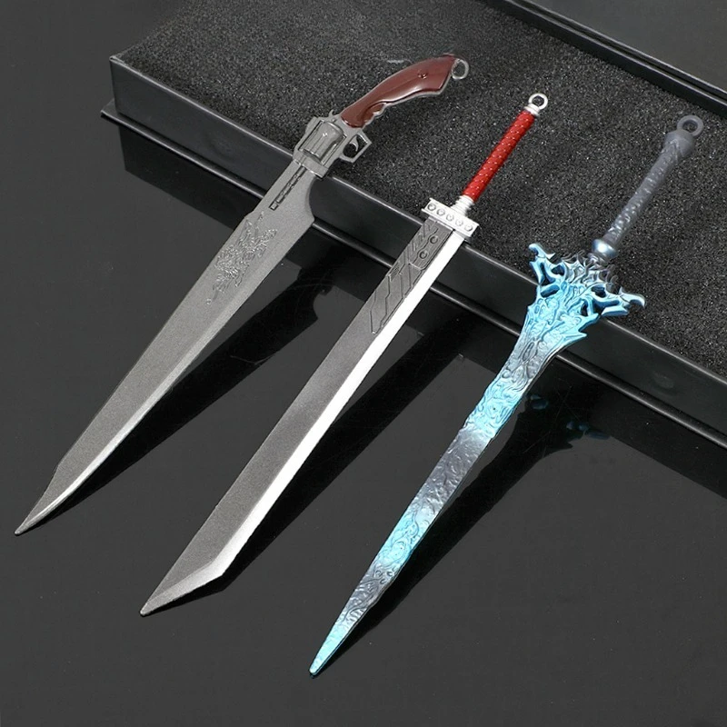 ดาบจำลองงานฝีมือโลหะจากเกมแฟนตาซีญี่ปุ่น ขนาด 15/20 ซม. ของสะสมตกแต่งโต๊ะทำงาน ของขวัญสุดสร้างสรรค์สำหรับเพื่อน ของเล่น