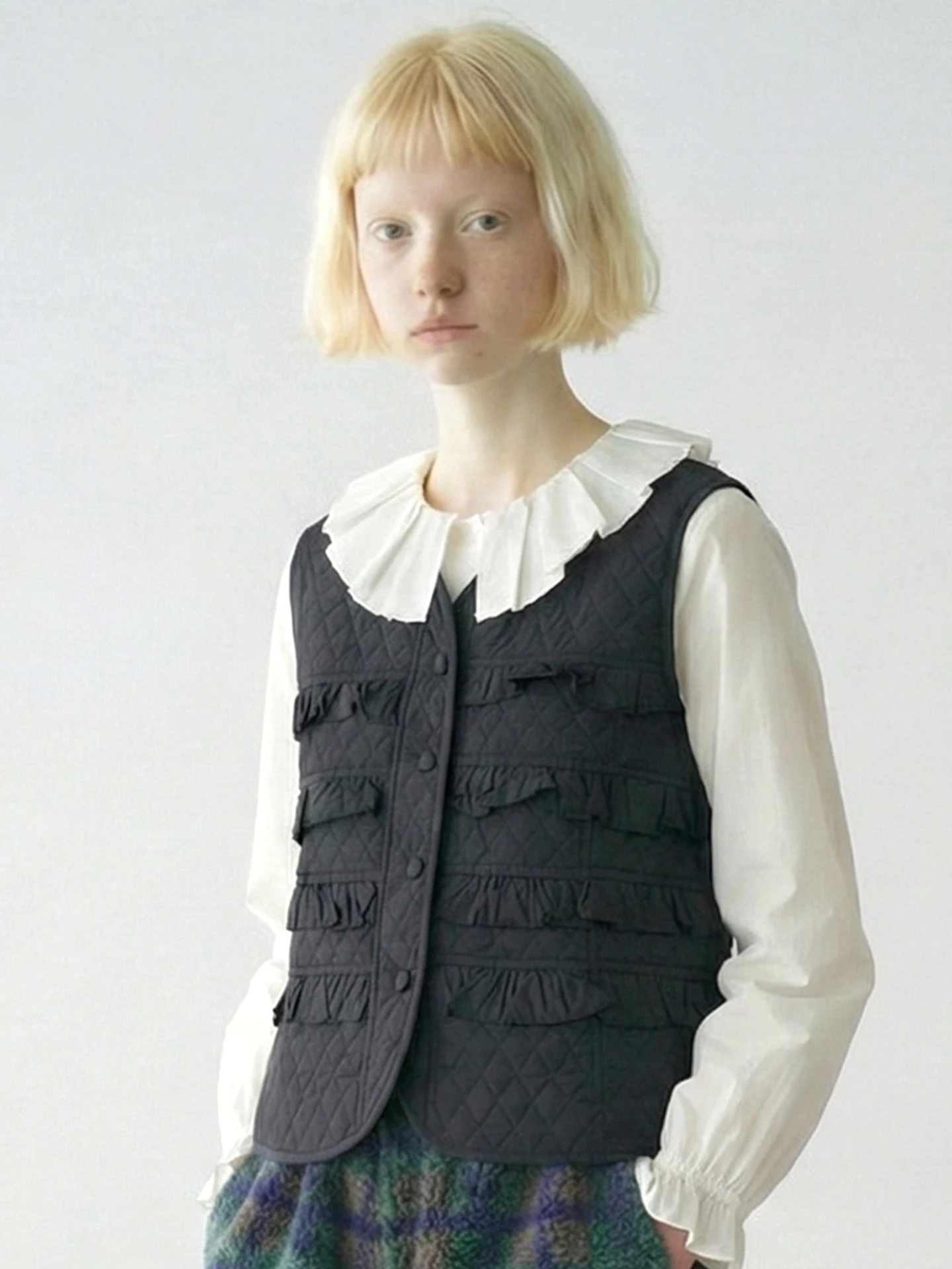 

Black vest, imakokoni autumn/winter original new style, artistic design, three-dimensional lace trim casual vest for women255324