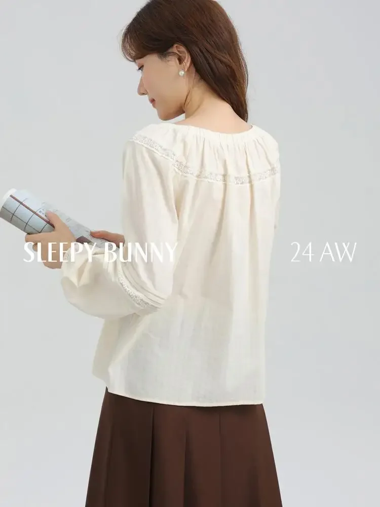Women Spring V-Neck Hollow Out Blouse Lantern Sleeve Loose Fit Lace Patchwork Top Sweet Casual Slimming Shirt for Daily Wear