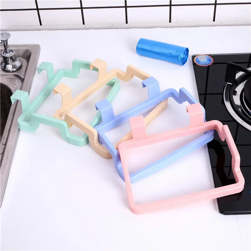 1 pz cucina appeso porta dell'armadio porta della spazzatura porta posteriore sacchetto della spazzatura Rack di stoccaggio sacchetto di plastica Rack bidone della spazzatura Stand Rag Hanger