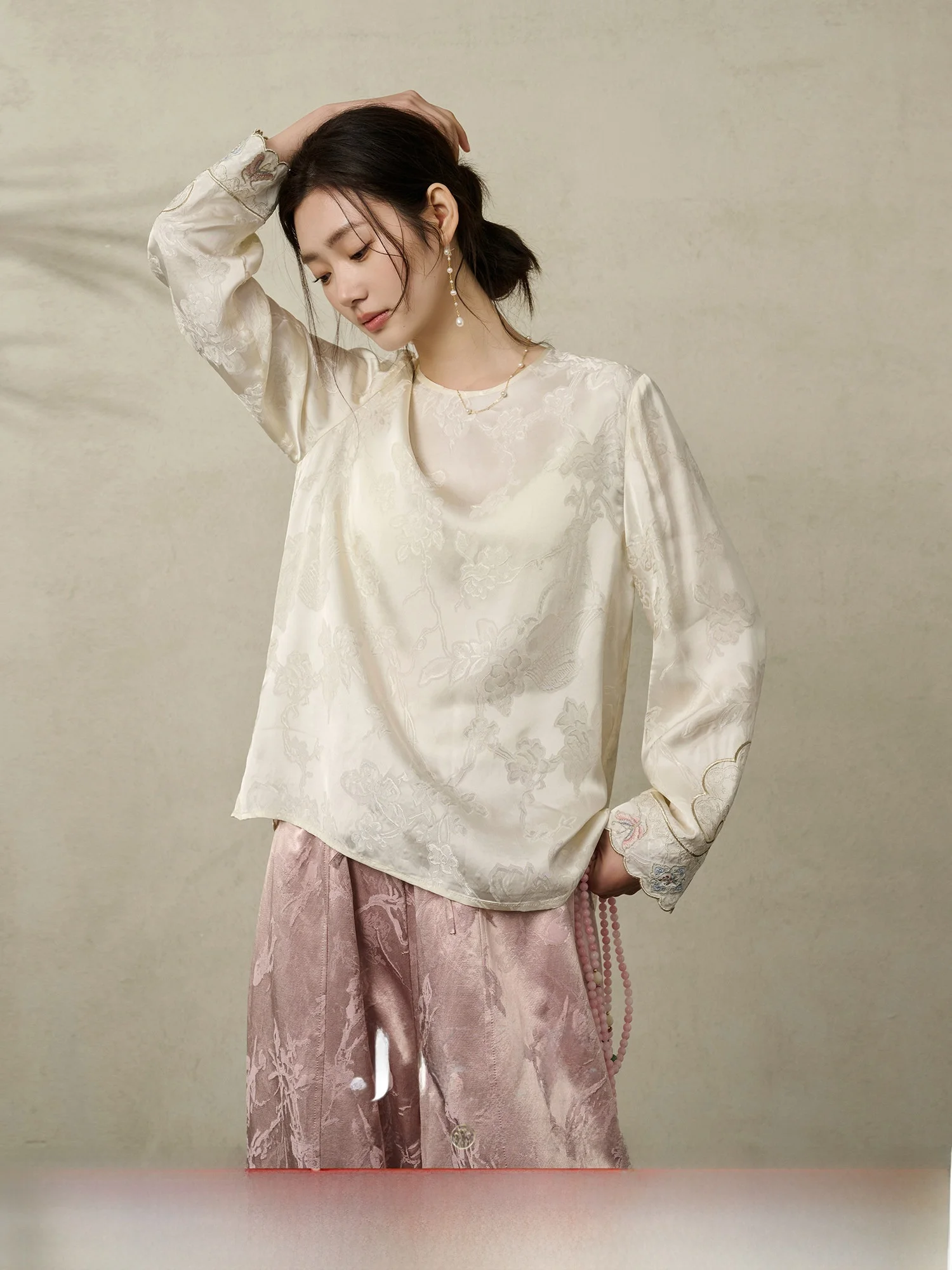 

New 2026 Chinese Sle Women's irt JKJS Emp Mountain Trace Silk Embroidery National Sle Inner Wear Top Long Sve roun...