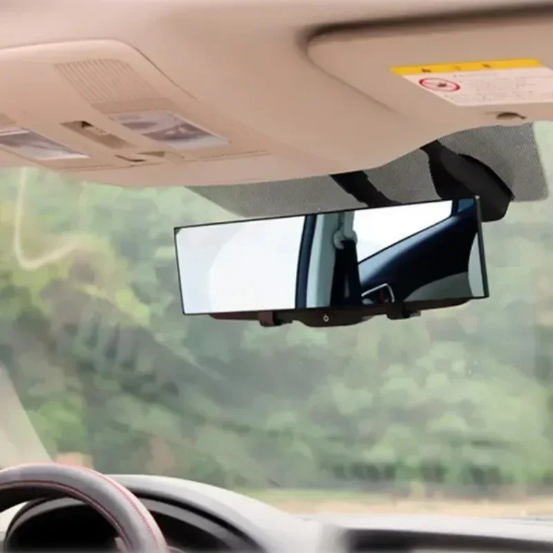 Widen and enlarge the car's interior reflection and wide field of view. The car's rearview mirror has a 300mm curved surface