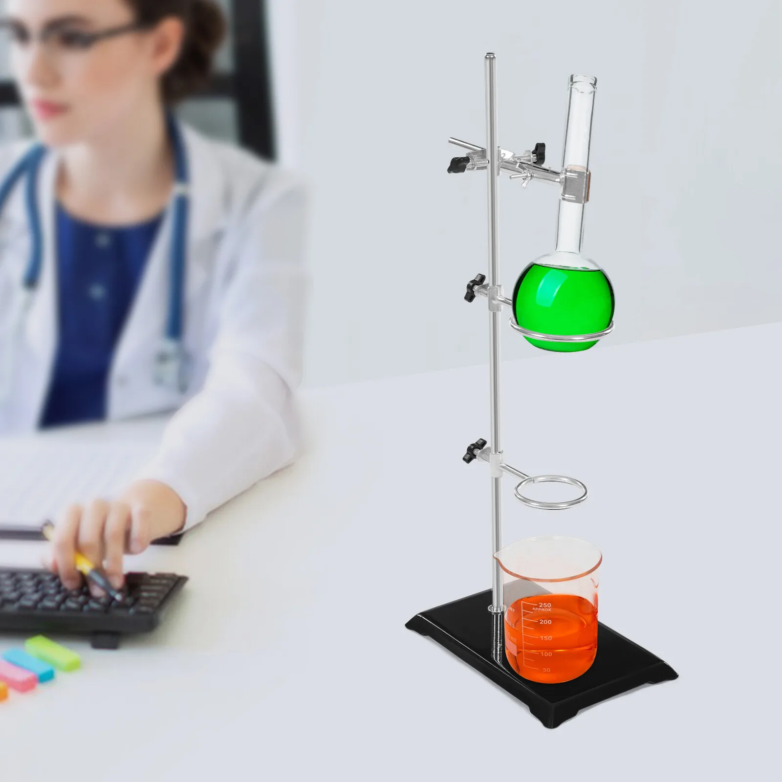 Многофункциональная лабораторная подставка с регулируемыми кольцами, зажимом для колб, компактное основание, прочная, нержавеющая для лабораторного использования
