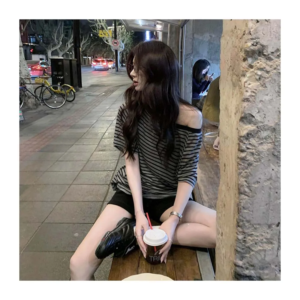 

Y2k Japanese T Shirt Women Striped Off Shoulder Grunge Tops Streetwear 2000s Aesthetic Tshirts American Retro Tops Tee