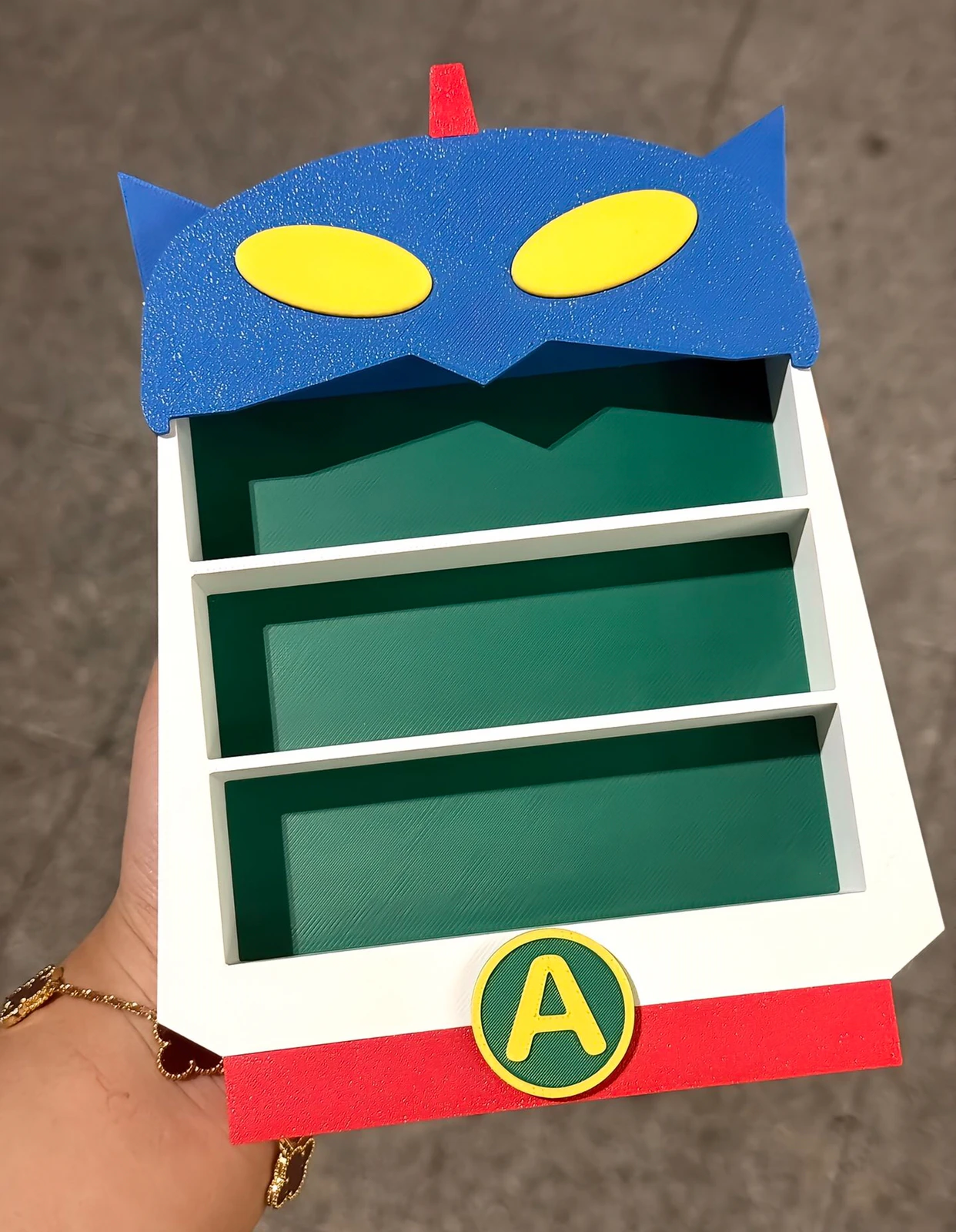 

Подлинный карандаш серии Shin-Chan, мини-игрушка, очаровательные бусины, слепая коробка Q, милая кукла, настольная загадочная коробка, подарочная коробка для хранения игрушек Xmax